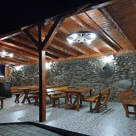Pensiunea Dates Cîrţişoara Kültér fotó